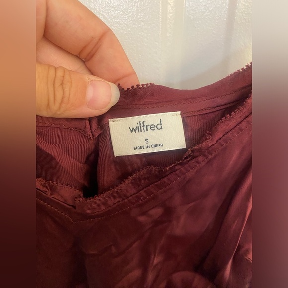 Wilfred Aritzia cupro maroon camisole with adjustable straps size small - Picture 2 of 5